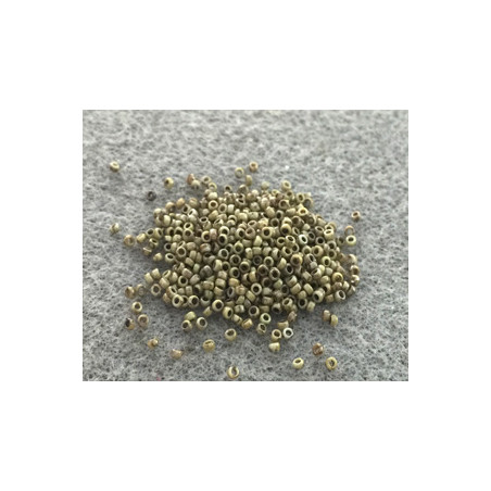 R15-0402/65431 Rocailles 15/0 White Opaque Blue Luster 55054 (x5gr) 