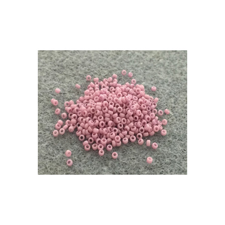 R15-0402/14494 Rocailles 15/0 White Opaque Lila Luster 55049 (x5gr)