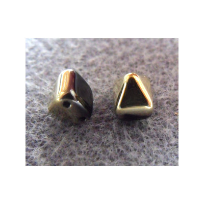 Perles Pyramides 6X6mm Jet Amber (X10) 