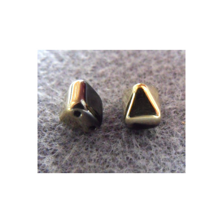 Perles Pyramides 6X6mm Jet Amber (X10) 