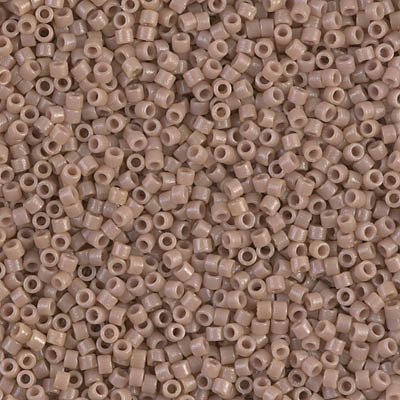 DB2105 Delicas 11/0 Duracoat Opaque Beige (x5gr)