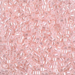 DBM-0234 Délicas 10/0 Baby Pink Lined Crystal (x 5gr)