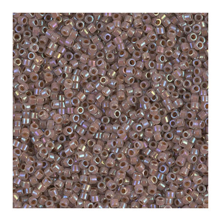 DB1749 Delicas 11/0 Cocoa lined Opal AB (x 5gr)