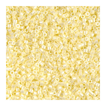 DB1531 Delicas 11/0 Opaque Pale Yellow Ceylon (x 5gr)  