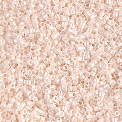 DB1530 Delicas 11/0 Opaque Bisque White Ceylon (x 5gr) DB1530 Delicas 11/0 Opaque Bisque White Ceylon (x 5gr)