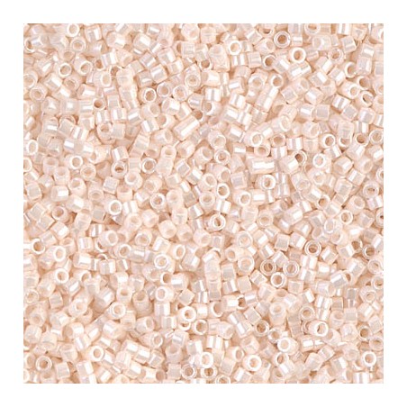 DB1530 Delicas 11/0 Opaque Bisque White Ceylon (x 5gr)