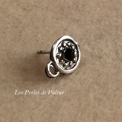 Boucle Puce Strass Noir + anneau Vieil Argent rond 8mm (x2) Boucle Puce Strass Noir + anneau Vieil Argent rond 8mm (x2)