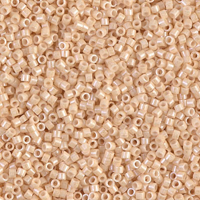 DB0204 Delicas 11/0 Antique Beige Ceylon (x 5gr) DB0204 Delicas 11/0 Antique Beige Ceylon (x 5gr)
