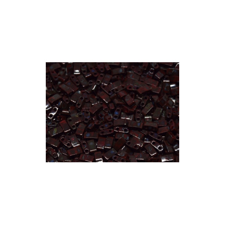 TLH4521 Tila 1/2 Opaque Picasso Red (x5gr)