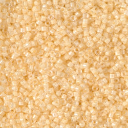 DB2371 Delicas 11/0 Fancy Lined Cream (x5gr) 