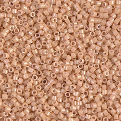 DB0208 Delicas 11/0 Opaque Tan (x5gr) DB0208 Delicas 11/0 Opaque Tan (x5gr)