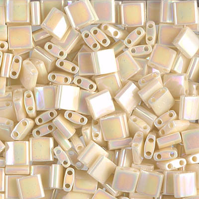 TL-0486 Tilas Bead 5mm Ivory Pearl Ab (x 5gr) TL-0486 Tilas Bead 5mm Ivory Pearl Ab (x 5gr)