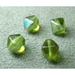 Pyramide 6mm Olivine AB (x20)