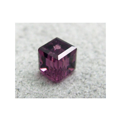 Perle cube en cristal Swarovski 5601 4mm Amethyst (x1) Perle cube en cristal Swarovski 5601 4mm Amethyst (x1)
