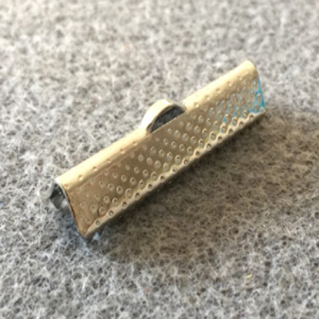 Embout à Clipser rectangle argenté vieilli 25x6x5mm trou:1x3mm (x100)