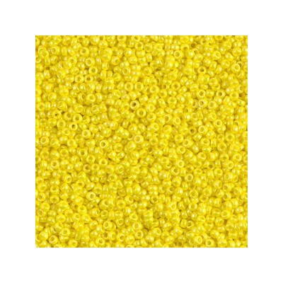 R15-0472 Rocailles 15/0 Opaque Yellow AB (DB160) (x5gr) R15-0472 Rocailles 15/0 Opaque Yellow AB (DB160) (x5gr)