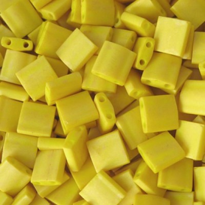 TL-2311 Tilas Bead 5mm Opaque Canary Mat (x boite de 5gr)