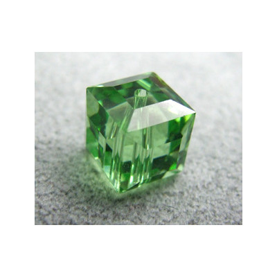 Perle cube en cristal Swarovski 5601 8mm Péridot (x1)