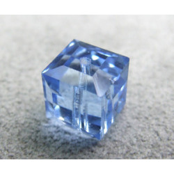 Perle cube en cristal Swarovski 5601 8mm Light Sapphire (x1)