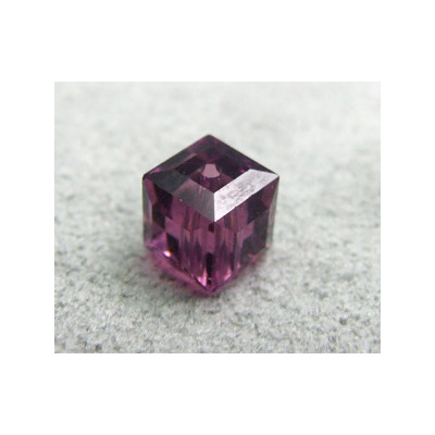 Perle cube en cristal Swarovski 5601 6mm Amethyst (x1) Perle cube en cristal Swarovski 5601 6mm Amethyst (x1)