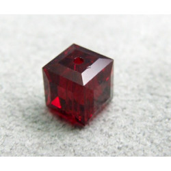 Perle cube en cristal Swarovski 5601 6mm Siam (x1)