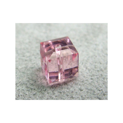 Perle cube en cristal Swarovski 5601 6mm Light Rose (x1)