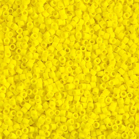 Miyuki Délicas 15/0 DBS0751 Opaque Yellow Matted sachet de 5gr environ 1700 perles, couleur Opaque Jaune Mat.