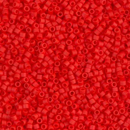Miyuki Délicas 15/0 DBS0757 Opaque Light Siam Matted, sachet de 5gr, environ 1700 perles, couleur opaque, teintée dans la masse.