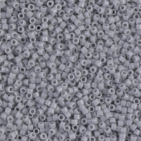 Miyuki Délicas 15/0 DBS1139 Opaque Ghost Grey sachet de 5gr, environ 1700 perles, couleur Gris Opaque, teintée dans la masse.