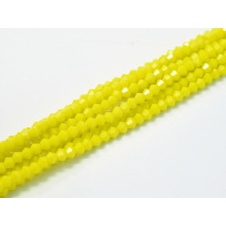 Toupies 2mm en Cristal Opaque Yellow. sachet de 20 pièces. Couleur Opaque Yellow origine chine. Parfaitement régulières.