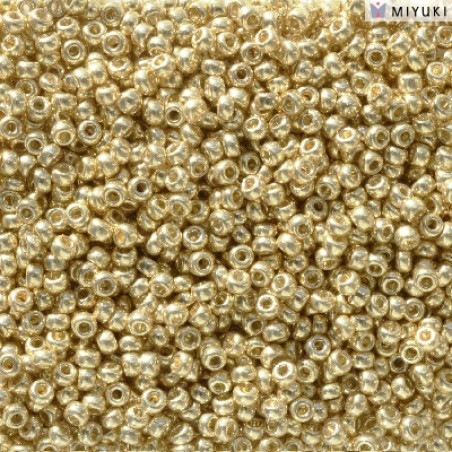 Rocailles 11/0 Duracoat Galvanized Pale Gold 5101 sachet de 10gr par Miyuki.Environ 1100 perles.Couleur Doré light.