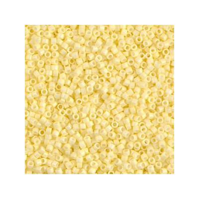 DB2101 Delicas 11/0 Duracoat Opaque Light Lemon Ice (x5gr) DB2101 Delicas 11/0 Duracoat Opaque Light Lemon Ice (x5gr)