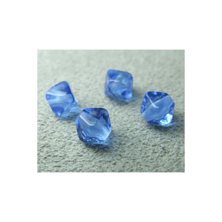 Pyramide 6mm Sapphire (x20)