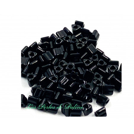 Triangles 11/0 référence 49 Opaque Jet (x10)