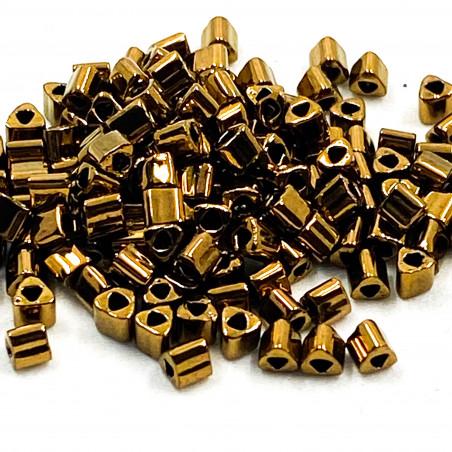 Triangles 11/0 référence 221 Bronze (x10)