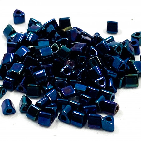 Triangles 11/0 référence 82 Navy Blue Irisé Metallic (x10)