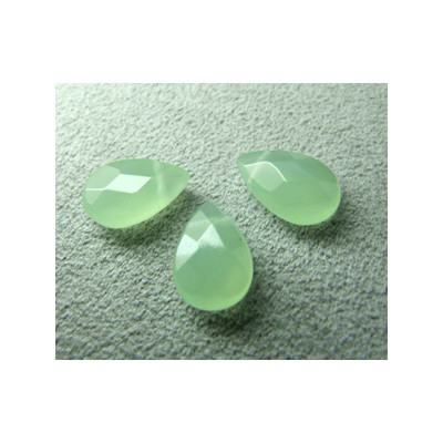 Goutte Facettée Vert Anis 12X8mm(X1) Goutte Facettée Vert Anis 12X8mm(X1)