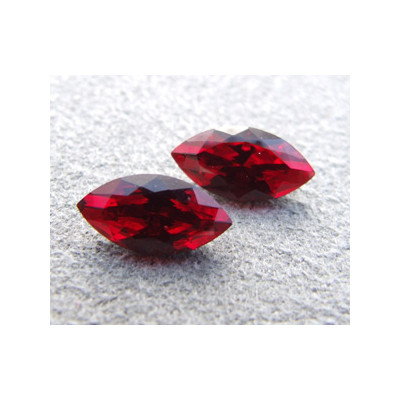 Navette Swarovski 4228 10X5mm Siam (x1)
