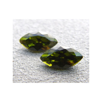 Navette Swarovski 4228 10X5mm Olivine (x1)