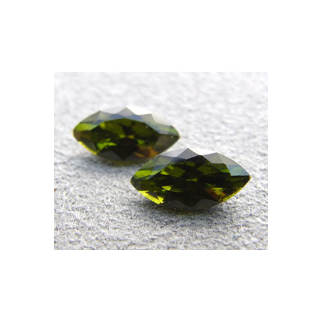 Navette Swarovski 4228 10X5mm Olivine (x1)