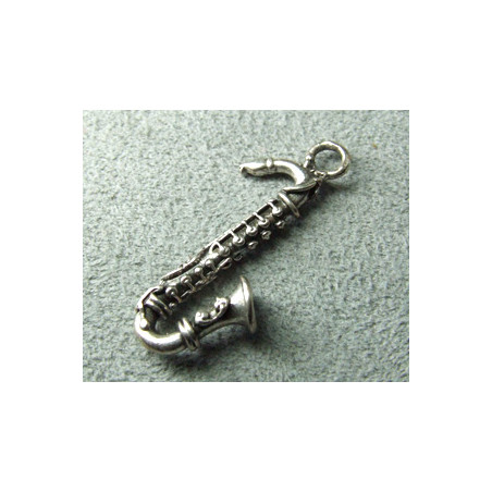 Breloque Saxo 30x10mm (x1)