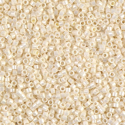 DB0203 Delicas 11/0 Cream Ceylon (=R421) (x 8gr)