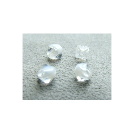 Pyramide 6mm Crystal Marbre Blanc (x20)